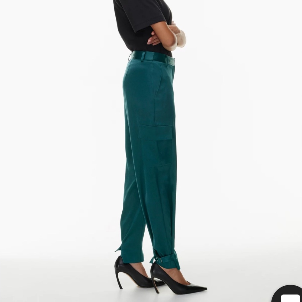 BNWT Aritzia refined satin cargo